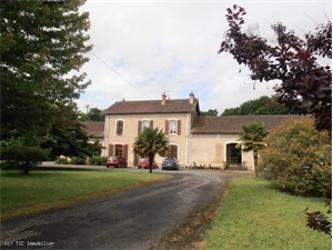 propriete à la vente -   16510  VERTEUIL SUR CHARENTE, surface 220 m2 vente propriete - UBI429336746